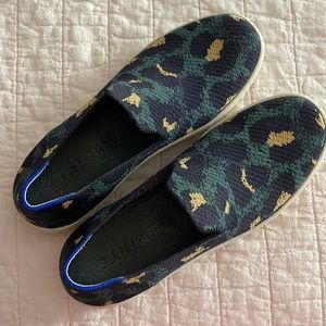 Rothys sneaker blue spot